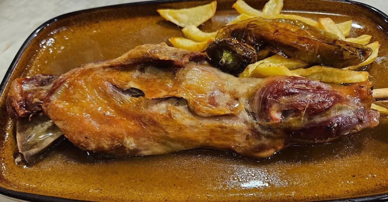 Paletilla de cordero asada